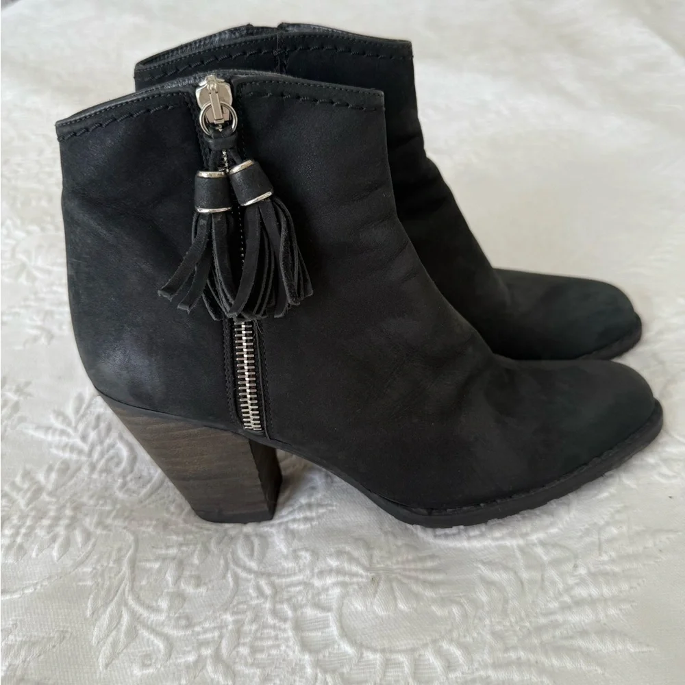 Stuart WEITZMAN Black Suede booties. Size 5.5